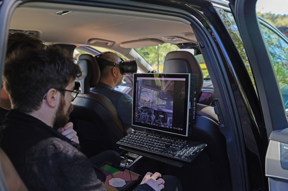 Volvo naudos virtualios realybės akinius