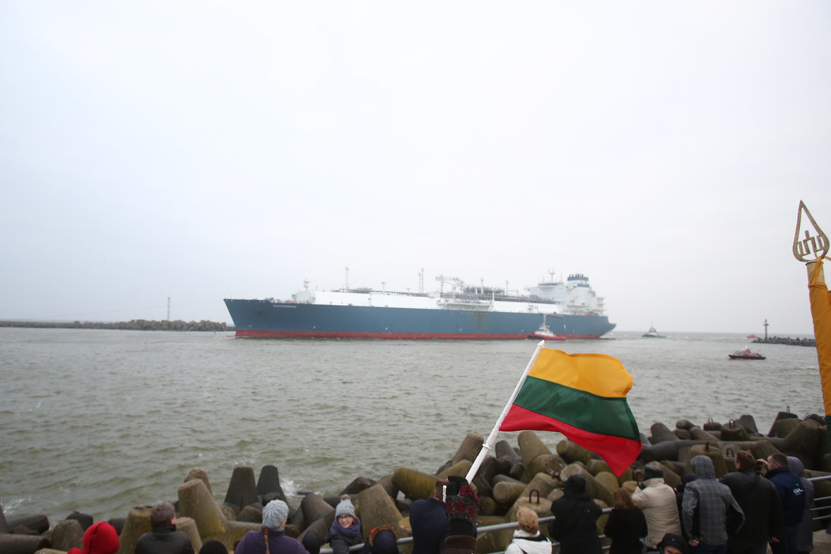 Į Klaipėdą įplaukė suskystintųjų gamtinių dujų terminalo (SGD) laivas–saugykla „Independence“ (nuotr. Fotodiena.lt)