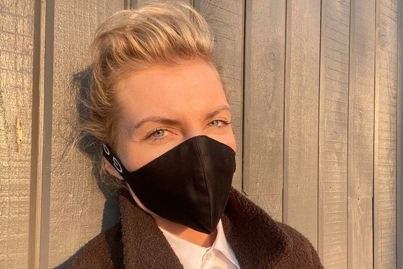 Agnė Sabulytė su kauke