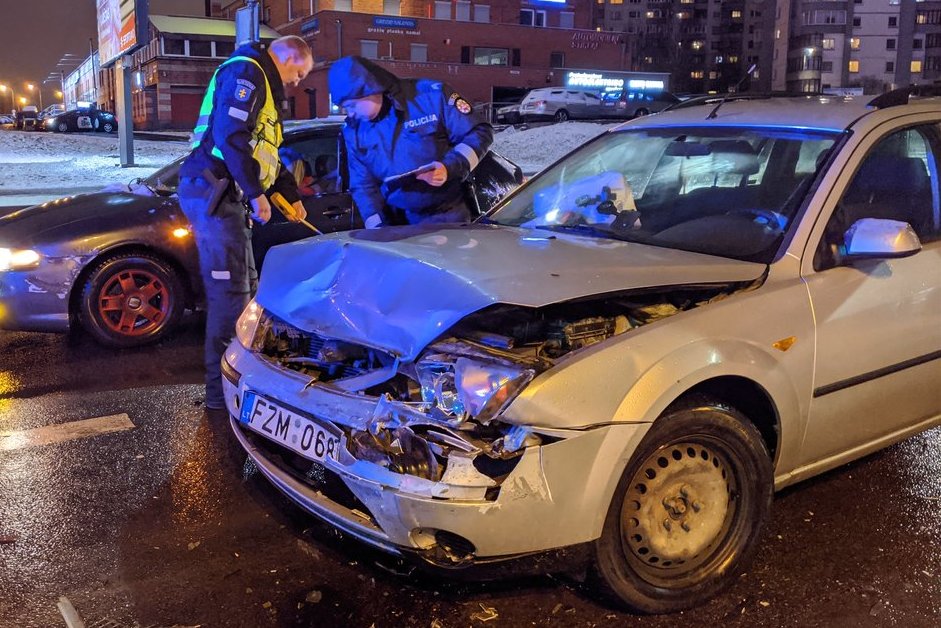 „Ford“ vairuotojas įpūtė 1,32 prom. (nuotr. Broniaus Jablonsko)
