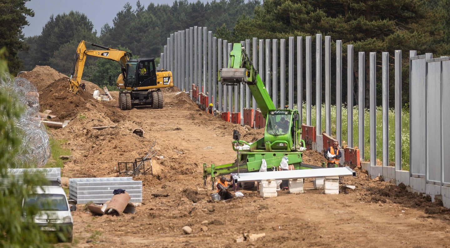 Lenkija statys „neįveikiamą sieną“ su Baltarusija: ruošiamasi naujiems migrantų antplūdžiams