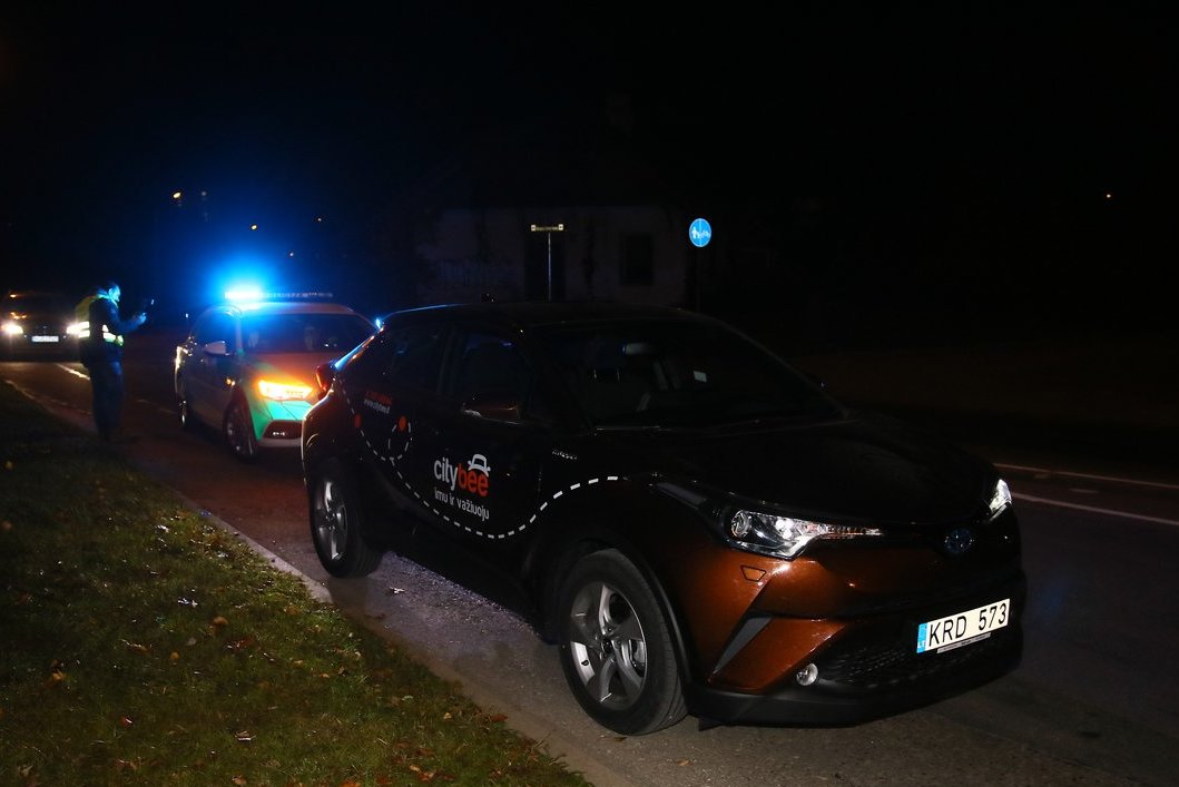 „CityBee“ gaudynės Vilniuje: bėgliui vairuotojui uždėti antrankiai nuotr. Broniaus Jablonsko