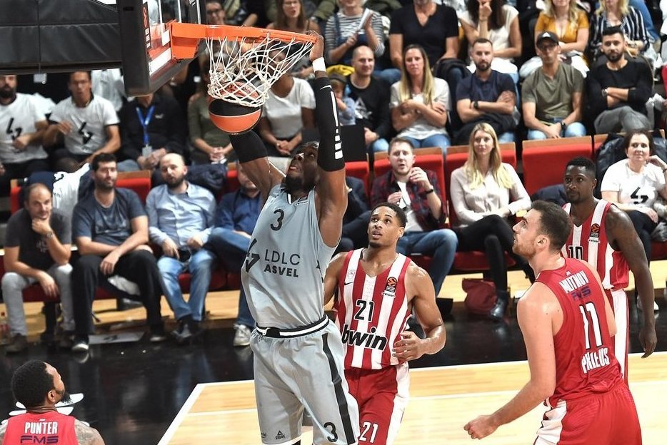 ASVEL įveikė Pirėjo klubą