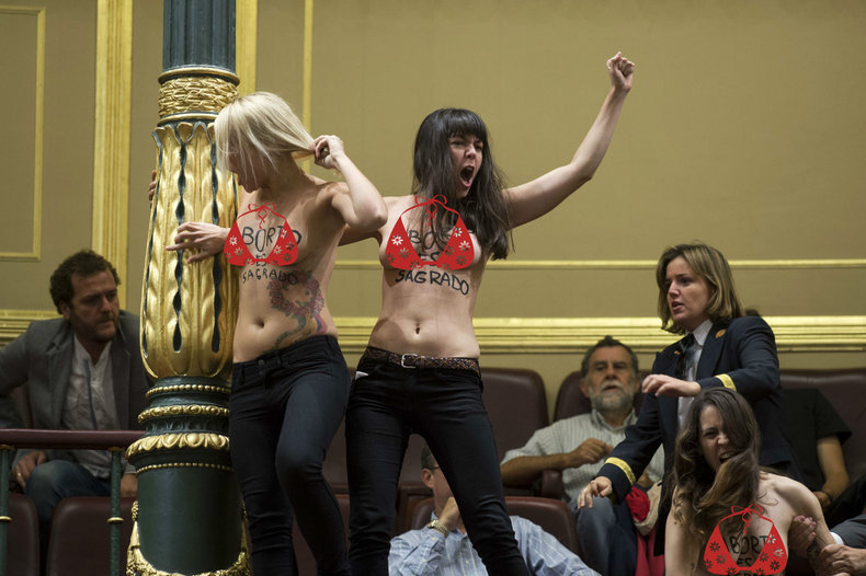 „Femen“ kovoja už teisę į abortus (nuotr. SCANPIX)