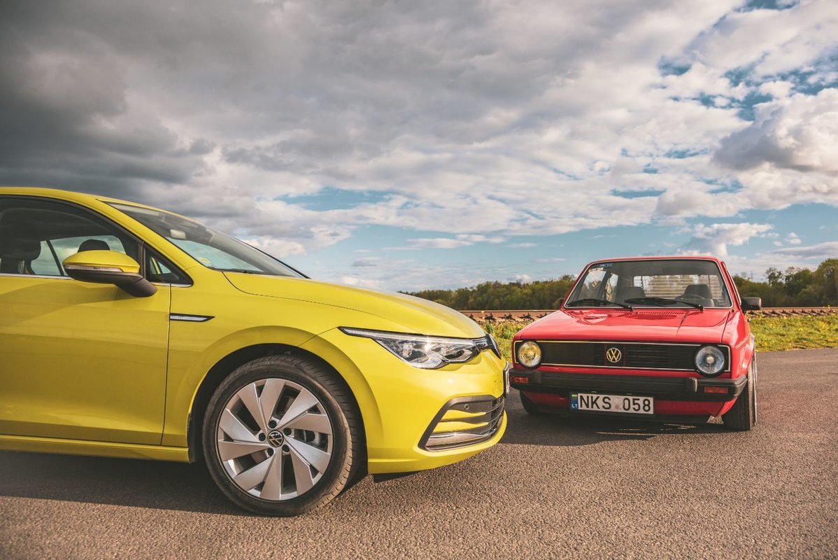 Aštuntos kartos VW „Golf“ susitikimas su proseneliu (nuotr. Kamilė Miliūtė)