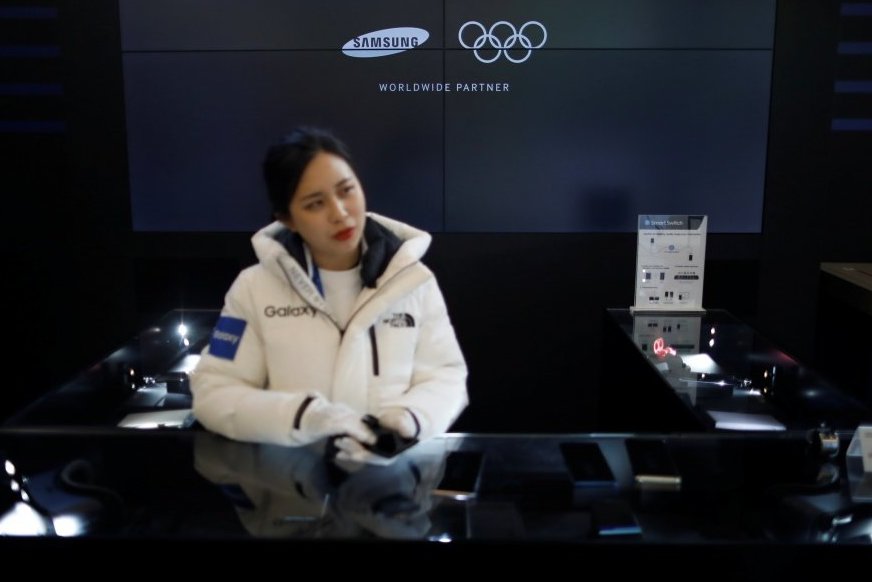 „Pjongčangas-2018“ prasidėjo komišku nemokamų „Samsung“ telefonų istorijos skandalu (nuotr. SCANPIX)