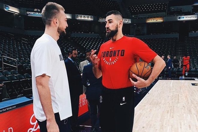 Domantas Sabonis ir Jonas Valančiūnas (nuotr. Twitter)
