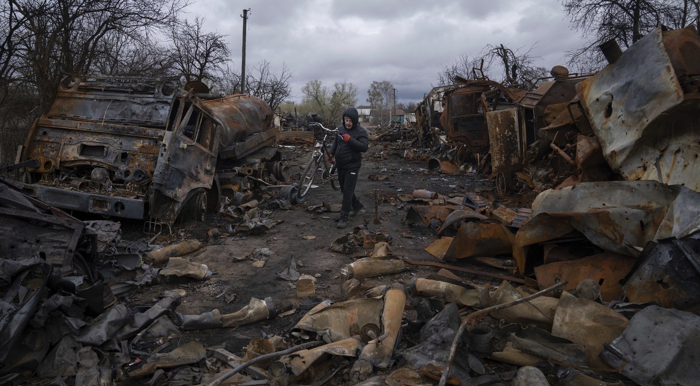 Karas Ukrainoje. Mūšis dėl Lysyčansko: situacija „nepaprastai sudėtinga“, rusams pavyko pasistūmėti prie naftos perdirbimo gamyklos