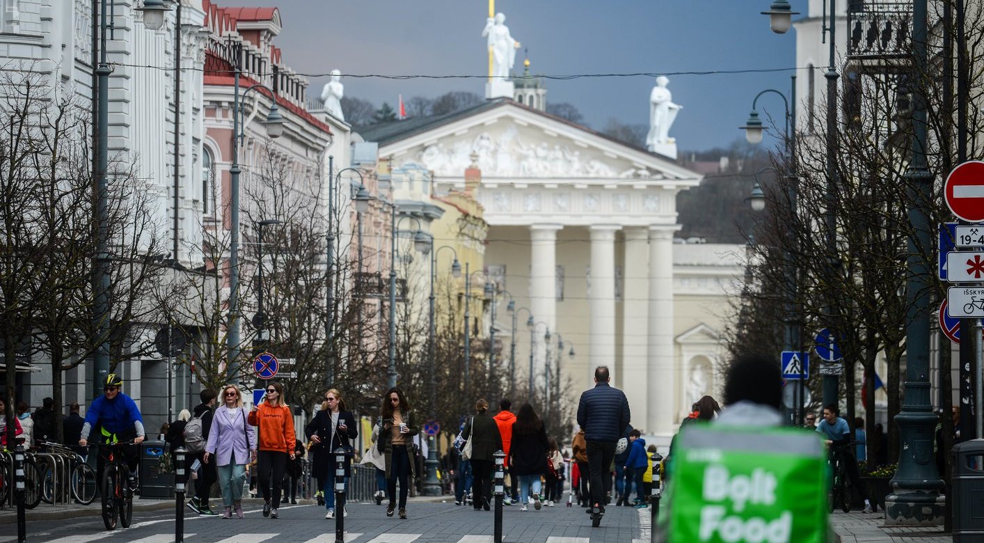 Orai bus vis šiltesni: Lietuvos link plaukia itin šiltų orų banga