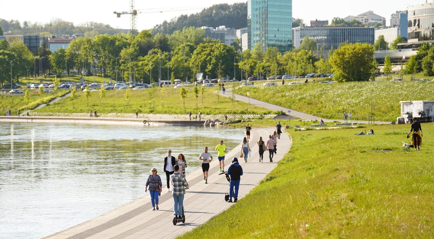 Vasariškas savaitgalis tęsiasi: sekmadienį lepins 25 laipsnių šiluma