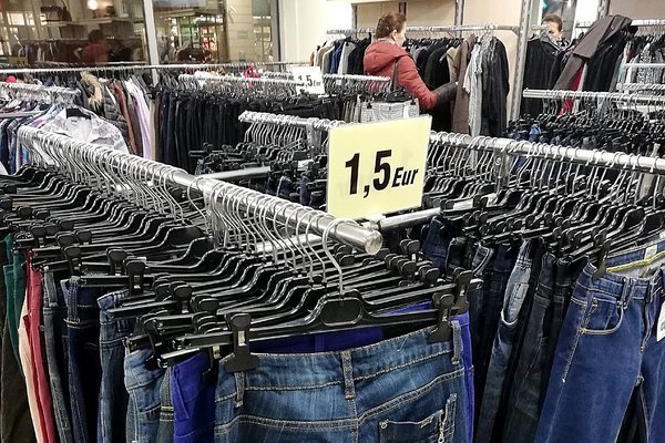 Dėvėti drabužiai vos už porą eurų (nuotr. asm. archyvo)