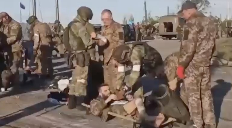 Paviešintas vaizdo įrašas, kaip atrodė Mariupolio gynėjų evakuacija iš „Azovstal“