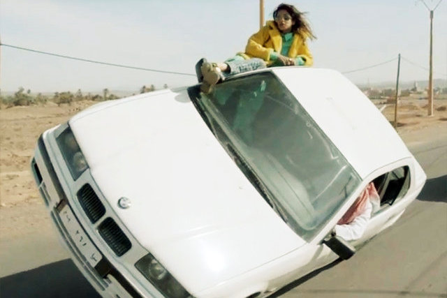 Mums užkliuvo itin automobilinis „M.I.A.“ muzikinis klipas „Bad Girls“. youtube.com iliustr