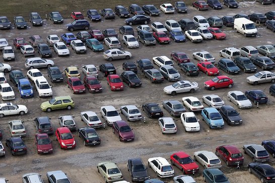 Automobilių turgus (nuotr. BFL)
