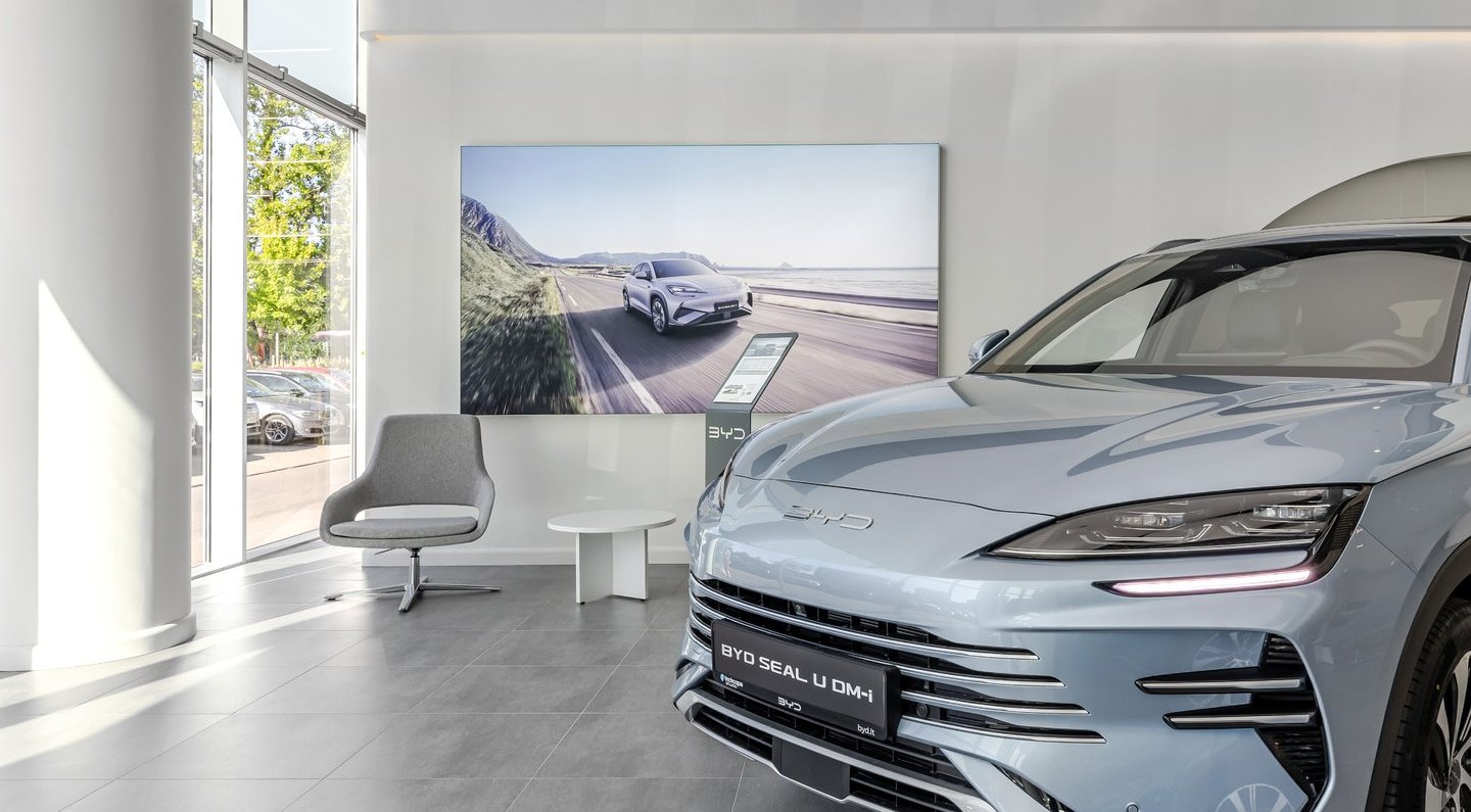 Vilniuje atidarytas pirmasis BYD automobilių salonas Lietuvoje