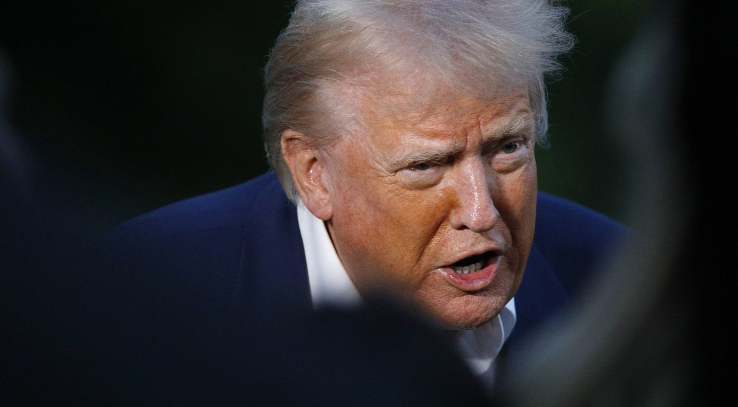 Karas Ukrainoje. Trumpas užsimena apie siurprizą Putinui: jis kalba daug nesąmonių