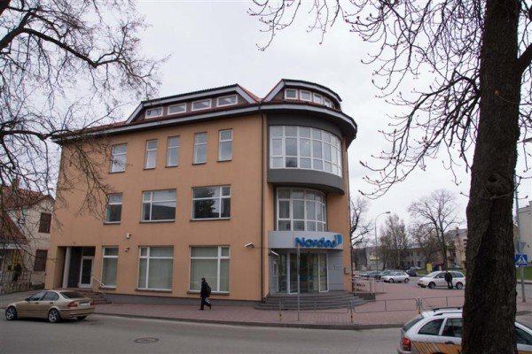 J.Urbšio g. patalpas iš T. Tarulio išsinuomojusios šokių kolektyvų vadovės skaičiuoja nuostolius ir stebisi, kad jas suvedžiojęs žmogus darbuojasi Savivaldybei pavaldžiuose Bendruomenių rūmuose (nuotr. J.Markevičiaus)
