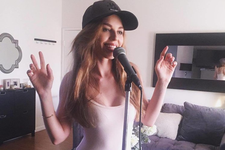Evelina Young (nuotr. Instagram)