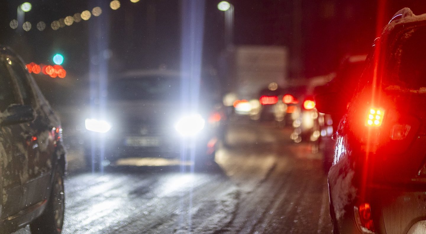 Perspėja vairuotojus: naktį keliuose bus itin slidu