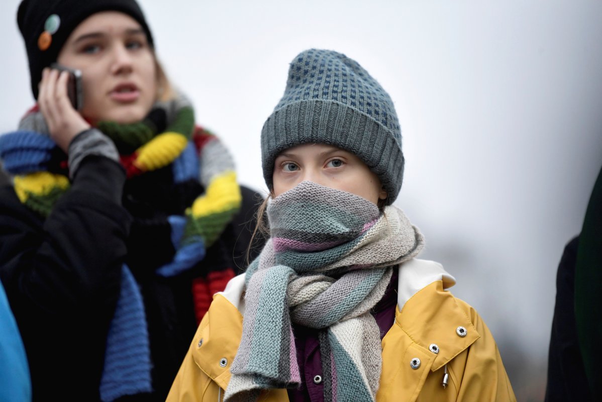 Thunberg piketuoja prie Švedijos parlamento (nuotr. SCANPIX)