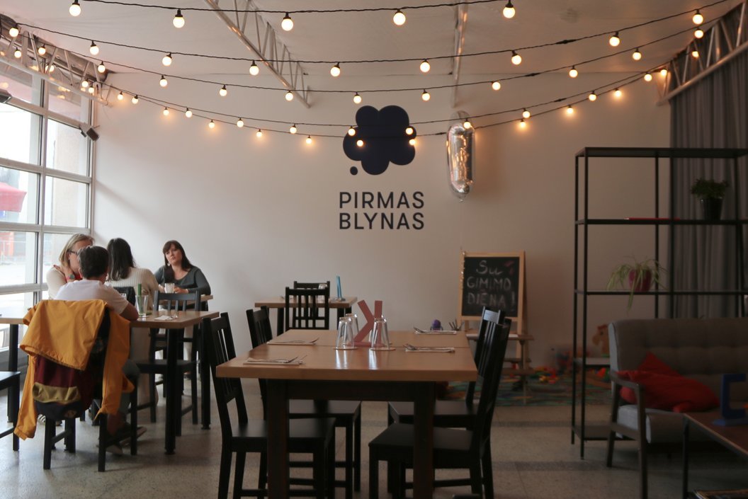 Karantino laikotarpiu užsidarė ir kavinė „Pirmas blynas“. Sigitos Inčiūrienės nuotr.