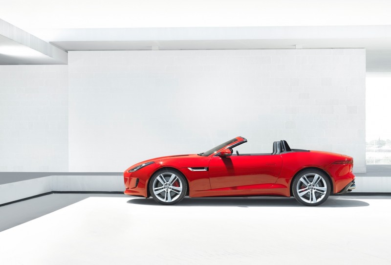 „Jaguar F-TYPE“ debiutavo Rodino muziejuje