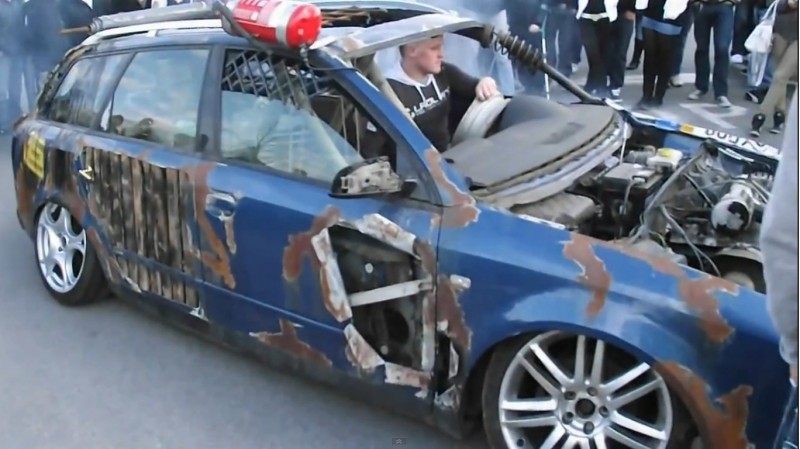 Kraštutinis <a href='https://www.autobilis.lt/skelbimai/naudoti-automobiliai/audi' target='_blank' class='phrase'>Audi</a> A4