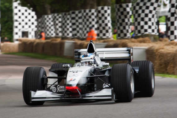 Legendinis „McLaren MP4-13“ bolidas
