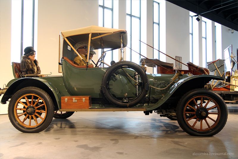 Magiškas pasivaikščiojimas po automobilių muziejų Ispanijoje