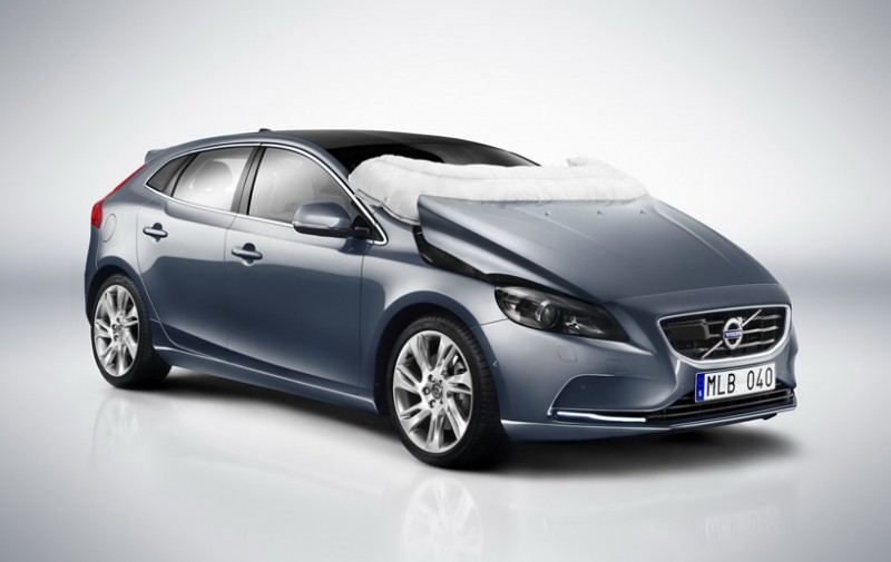 „<a href='https://www.autobilis.lt/skelbimai/naudoti-automobiliai/volvo' target='_blank' class='phrase'>Volvo</a> V40“ saugumo technologijos