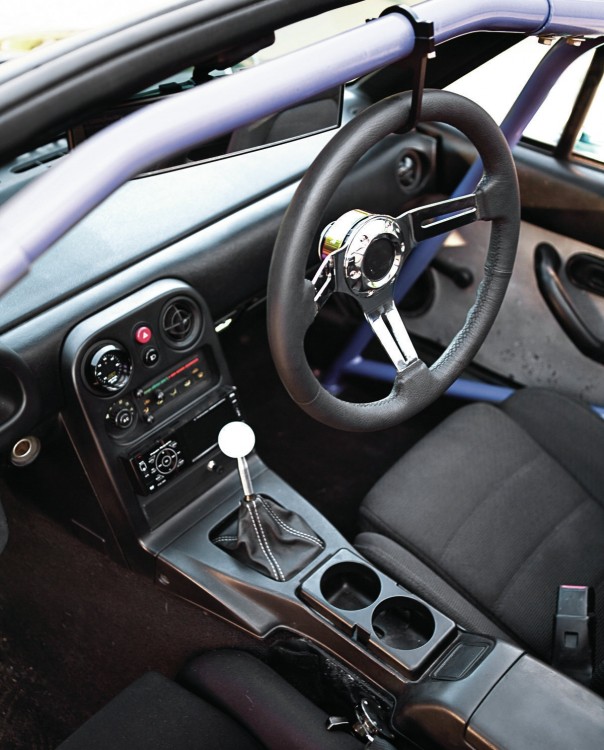 impp-1302-03-o 1992-mazda-miata grip-royal-royal-sleek-steering-wheel