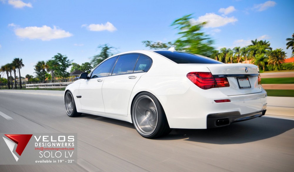 2013-Velos-Designwerks-BMW-750i-Wallpaper-Rear-Angle-View