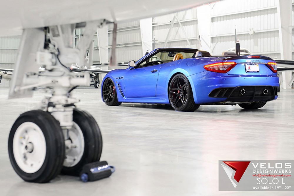 2013-Velos-Maserati-GranCabrio-MC-Wallpaper-Rear-Angle-View
