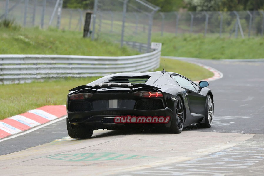 Aventador (1)