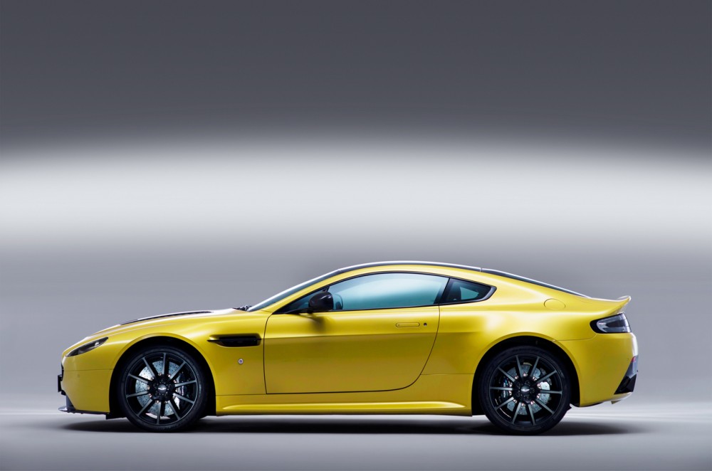 aston-martin-v12-vantage-s-03