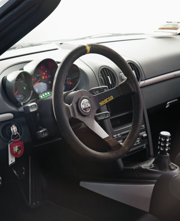 epcp-1304-03-o%202011-porsche-boxster-spyder%20sparco-steering-wheel