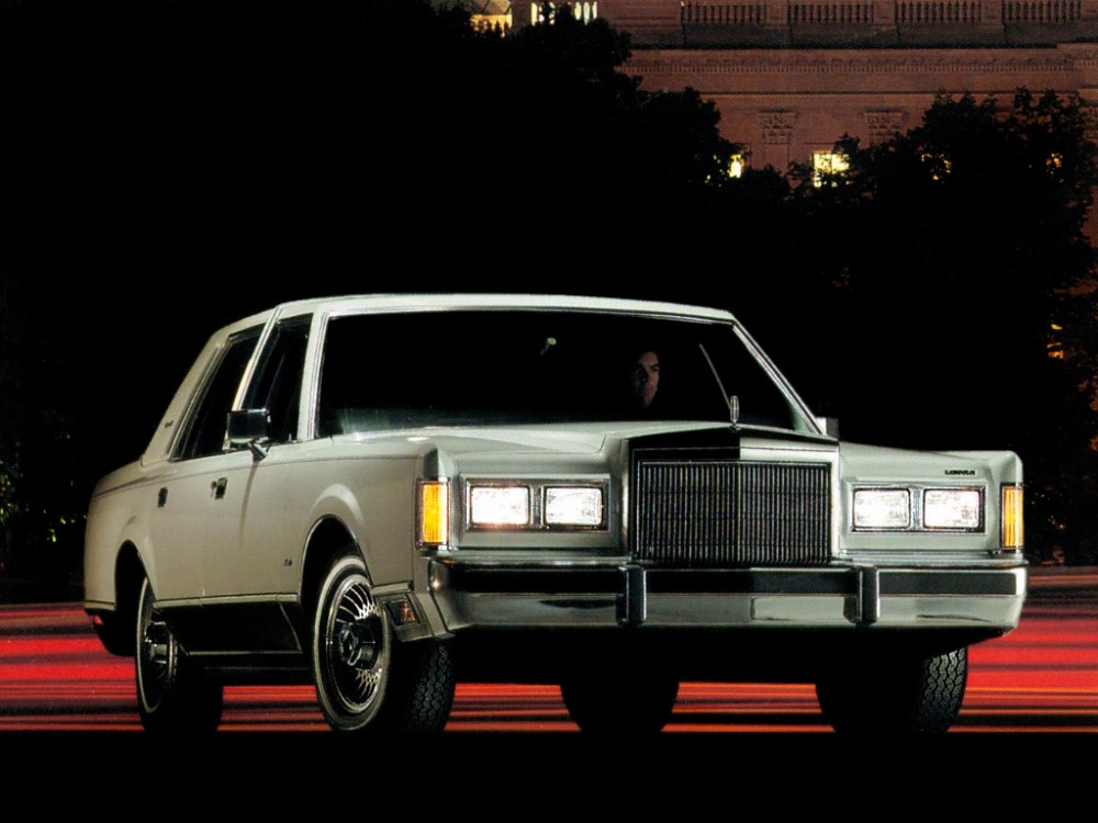 lincoln_town_car_104