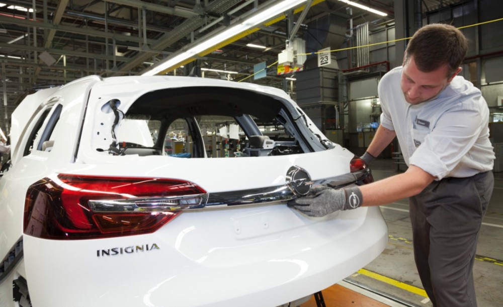 Opel-Insignia-284992-medium