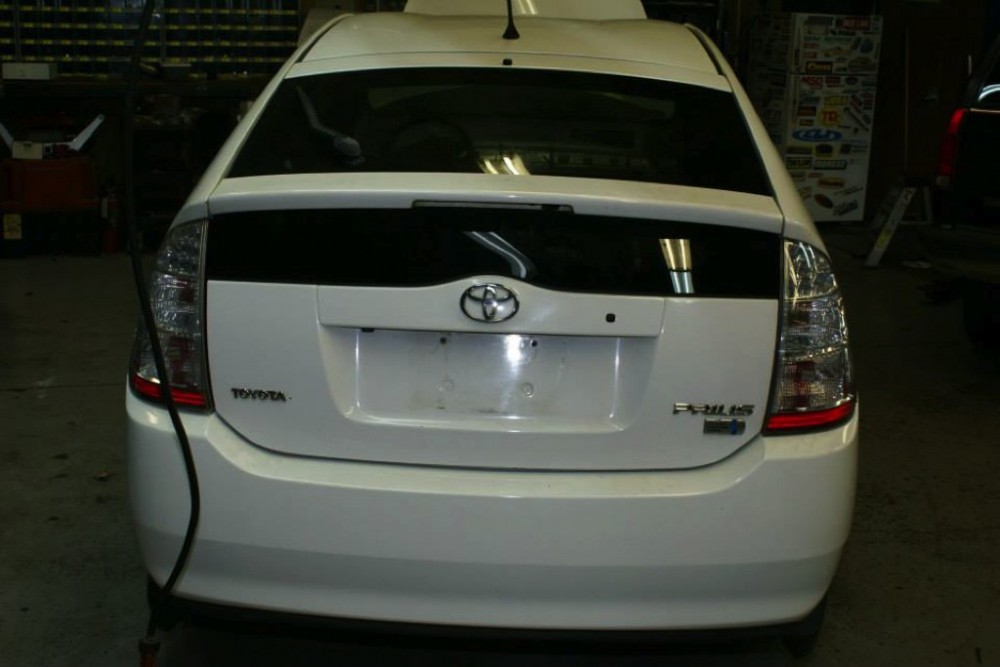 Toyota-Prius-LS1-V8-08