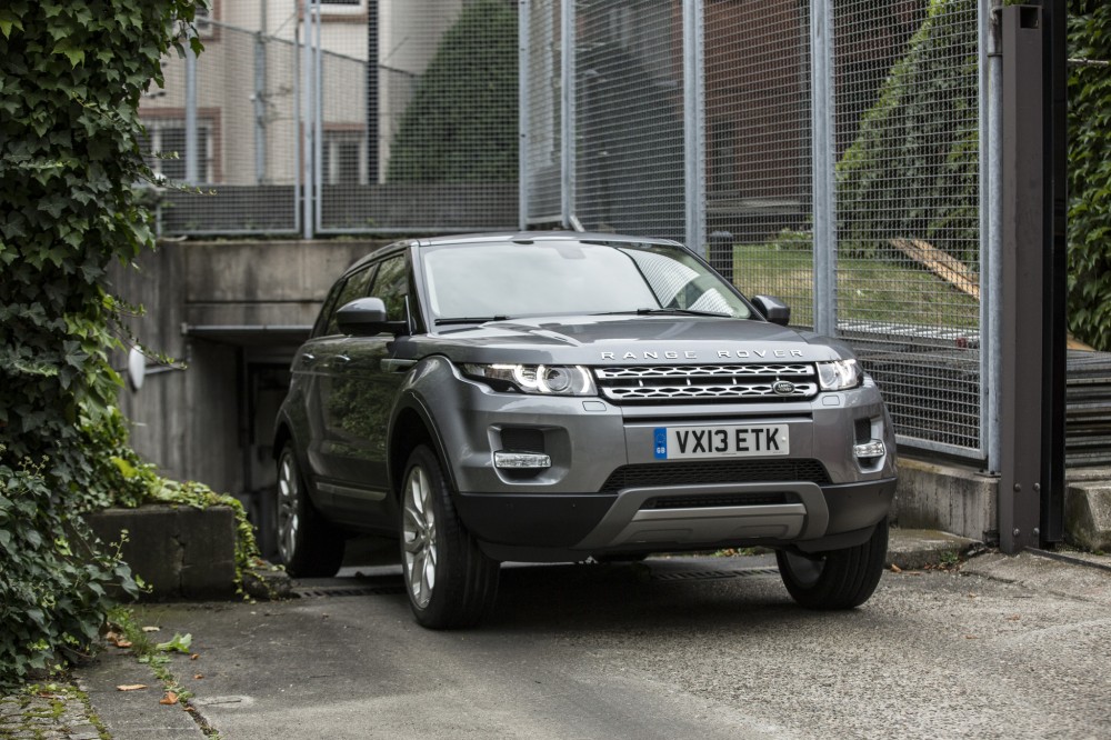 range_rover_evoque_the_shortcut_200913_01