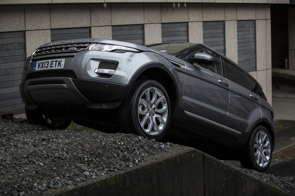 range_rover_evoque_the_shortcut_200913_02