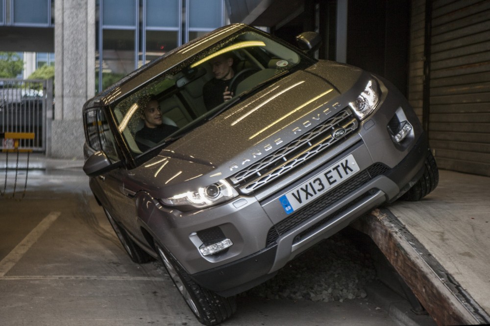 Range_Rover_Evoque_The_Shortcut_200913_10