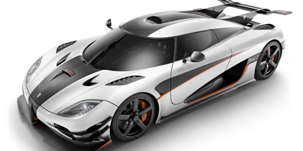 koenigsegg-oficialiai-pristate-bugatti-veyron-zudika-1000x500
