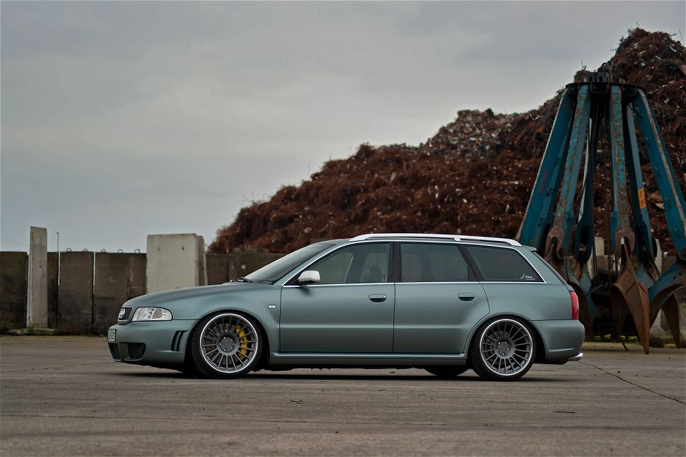 2001-audi-RS4-driver-side-profile-06