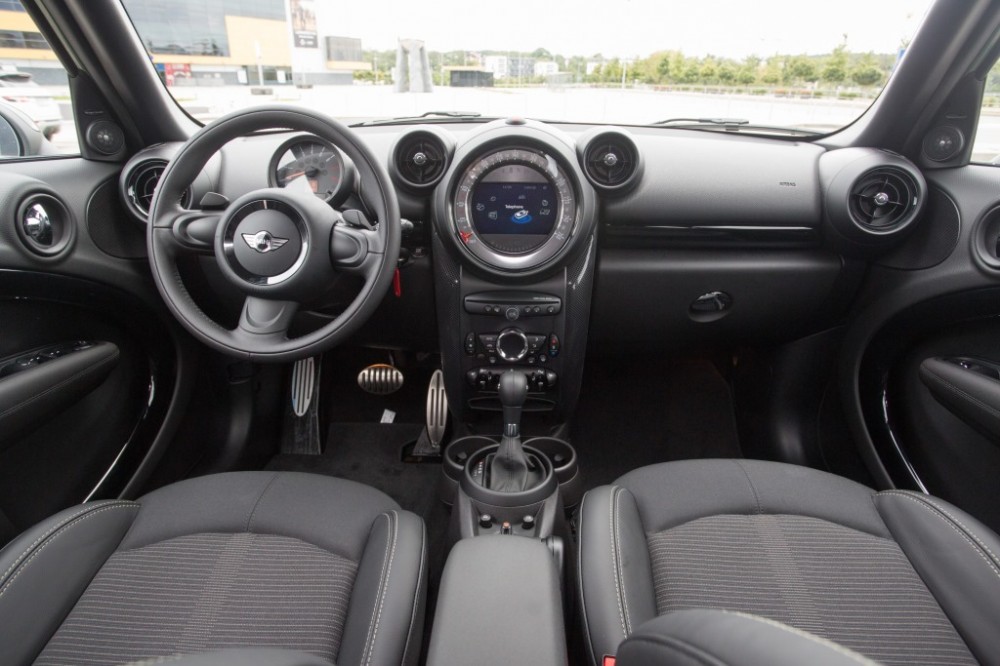 Atnaujintas Mini Countryman (12)