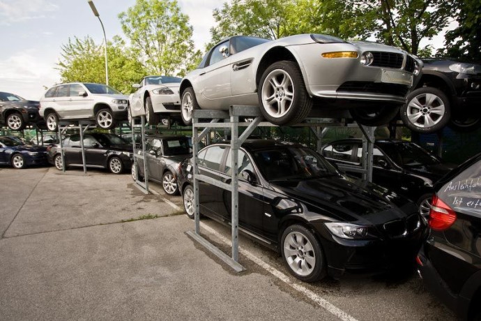 Kaip „BMW koncernas utilizuoja nebenaudojamus automobilius