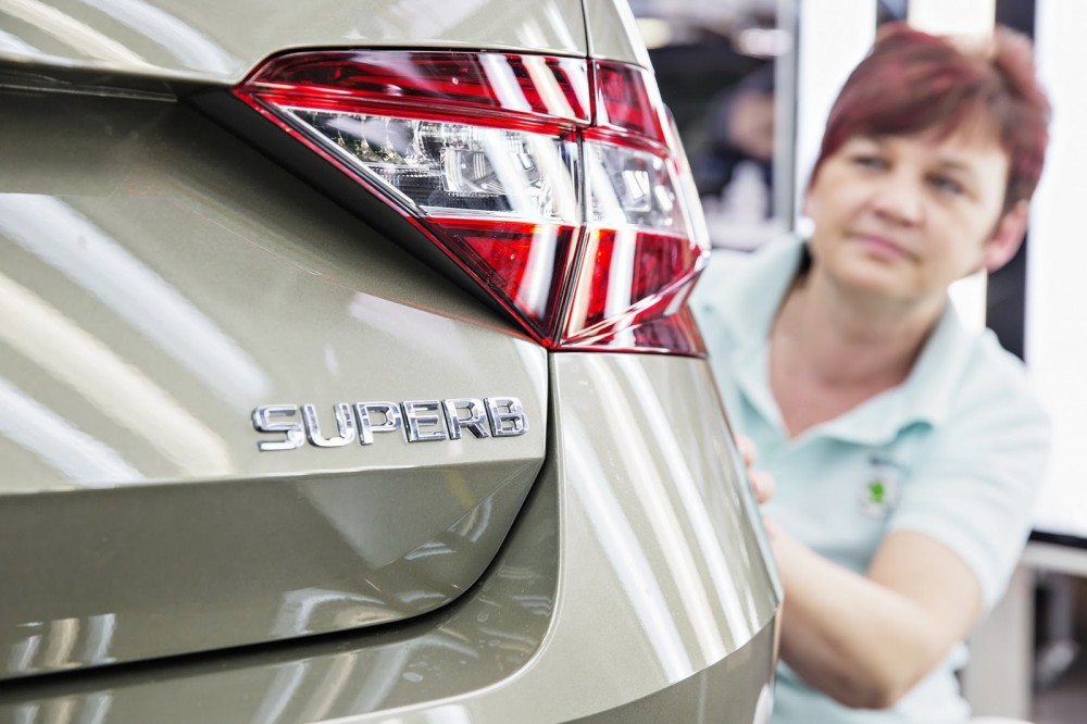 <a href='https://www.autobilis.lt/skelbimai/naudoti-automobiliai/skoda' target='_blank' class='phrase'>skoda</a>-superb-assembly-1