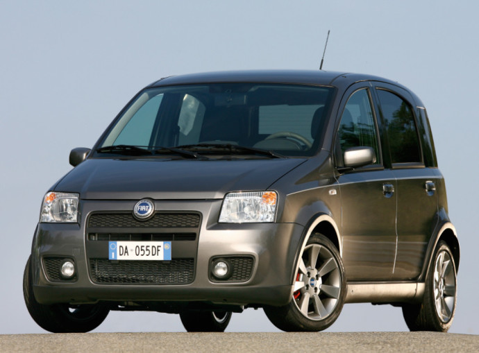Naudota „<a href='www.autobilis.lt/skelbimai/naudoti-automobiliai/fiat' target='_blank' class='phrase'>Fiat</a> Panda 100 HP“: Su juo reikia važiuoti Gazas-Dugnas