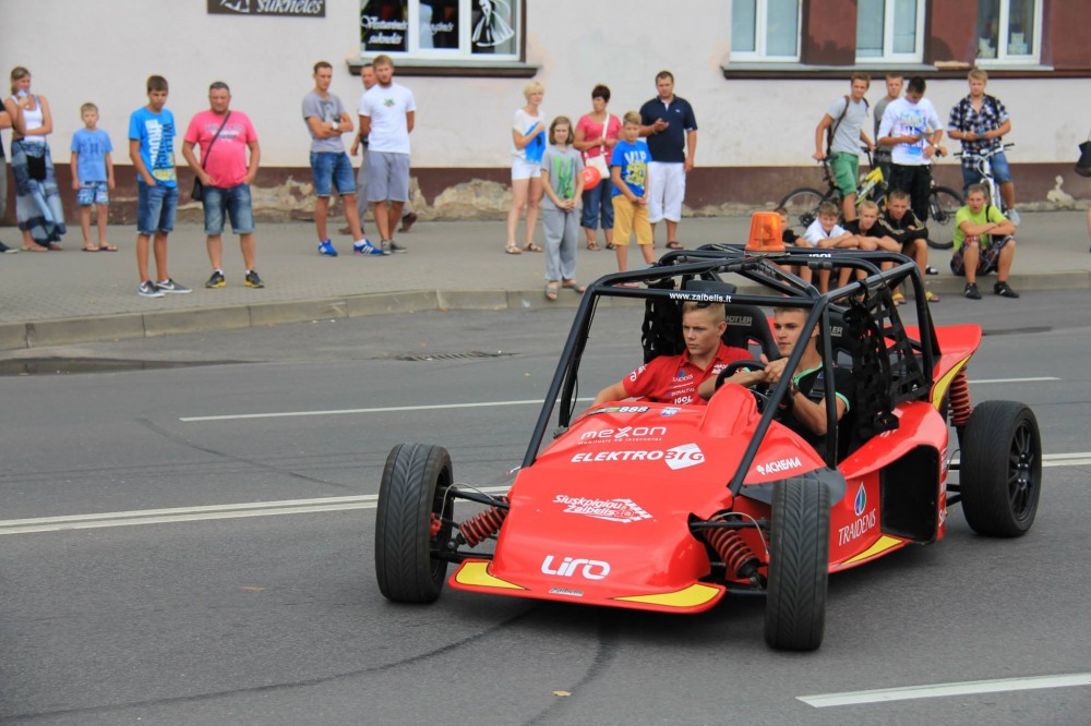 Jonavos autosporto klubas  Žaibelis pristatys vieną iš savo bagių