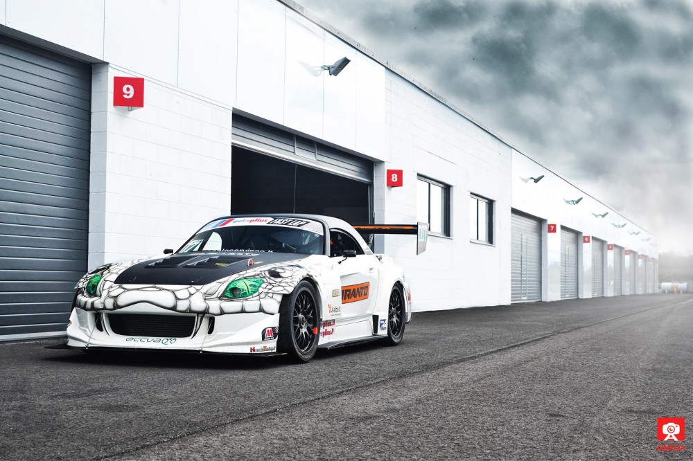 <a href='https://www.autobilis.lt/skelbimai/naudoti-automobiliai/honda' target='_blank' class='phrase'>Honda</a> S2000